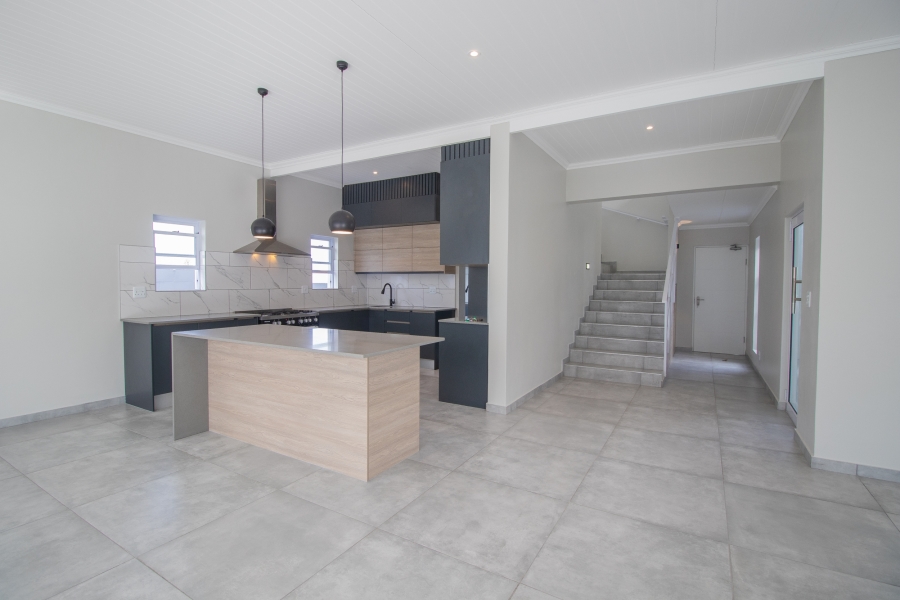 4 Bedroom Property for Sale in Yzerfontein Western Cape